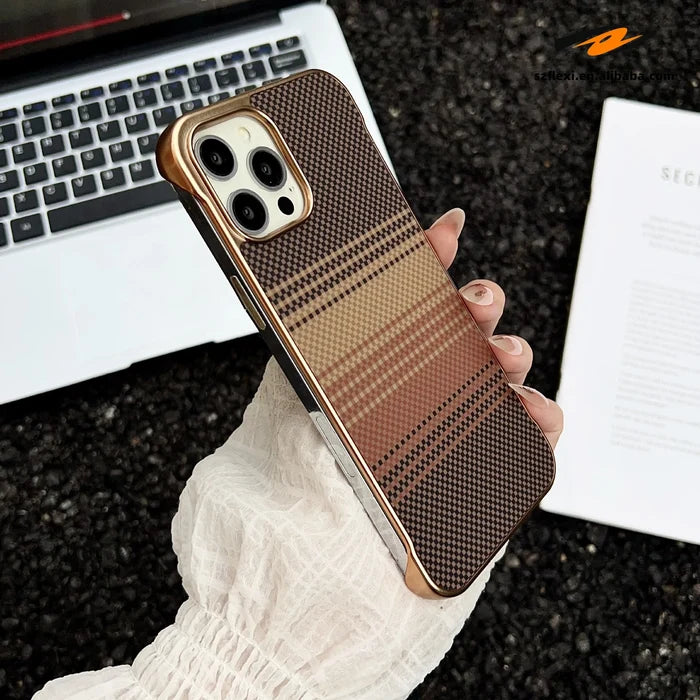 Gold / For iPhone 16
