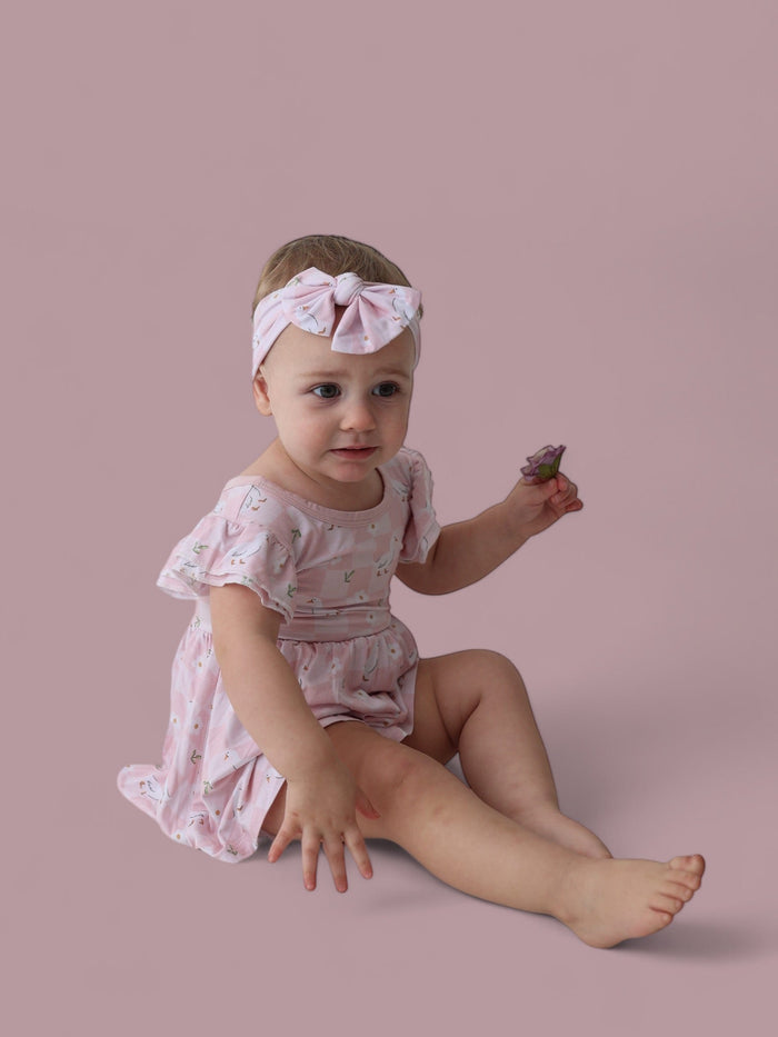 EXCLUSIVE DUCKS AND DAISIES DREAM BOW