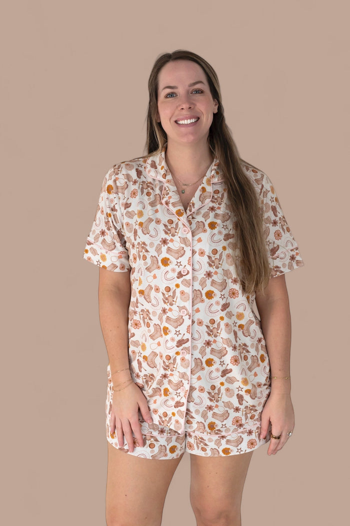 FLOWERS AND BOOTS WOMEN’S DREAM SHORT SET