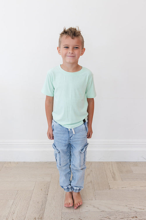 (SOLID, ribbed) Lion Around - Everyday Tee